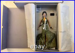 2004 Integrity Toys Fashion Royalty SHEER GODDESS Veronique Perrin #91023 NRFB 2004 Integrity Toys Fashion Royalty SHEER GODDESS Veronique Perrin #91023 NRFB