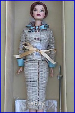 2004 She Means Business Veronique Dressed Fashion Royalty Doll FR NRFB Voyages