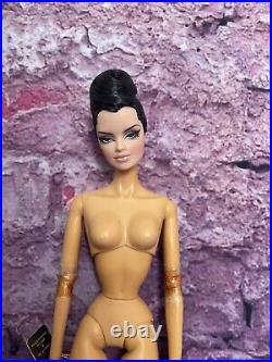 2006 Fashion Royalty Veronique Perrin Lights Camera Royal brunette NUDE doll