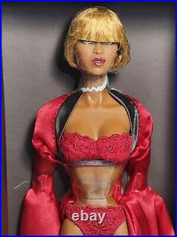 2007 Integrity Toys Fashion Royalty Glamour-A-Go Adele Makeda #91153 NRFB