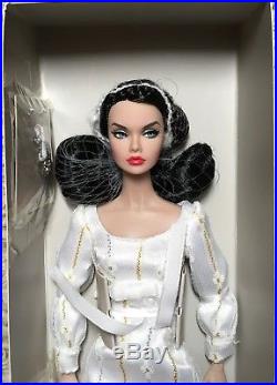 2017 Integrity Toys Convention Fairest of All Poppy Parker Dressed Doll