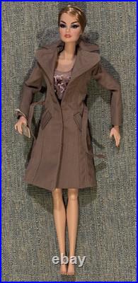 Breaking The Mold Veronique Dressed Doll. 2011 Integrity Fashion Royalty