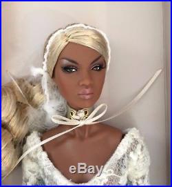 COMPLETE Fashion Royalty Con Exc Sweet Dreams Nadja Giftset NRFB & Extra Body