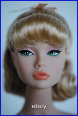 Center Of Attention Poppy Parker Dressed Doll Integrity Toys FR Pre-Owned