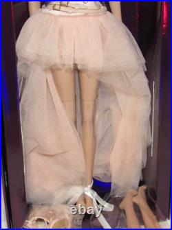 En Pointe Violaine Perrin NRFB 2021 IT Obsession Convention Nu. Face Le 1300