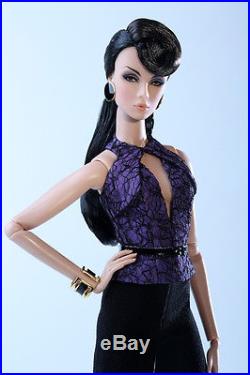 Fashion Royalty It Nuface Never Ordinary Lilith Dressed Brunette Doll Pre-sale