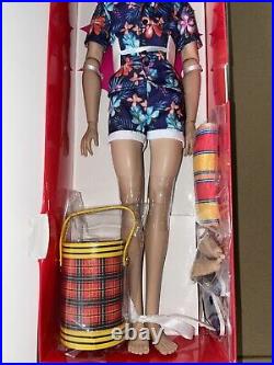 FASHION ROYALTY Poppy Parker Mystery Date Beach Date NRFB MILOMale Doll Only