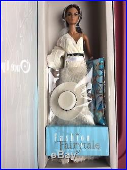 FR 2017 Integrity Fairytale Con CHANGING WINDS EDEN BLAIR FASHION ROYALTY DOLL