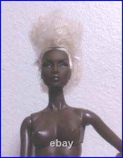 Fashion Royalty Divining Beauty Adele Makeda Nu Face Nude Doll & Stand Integrity