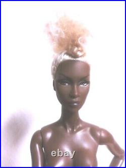 Fashion Royalty Divining Beauty Adele Makeda Nu Face Nude Doll & Stand Integrity