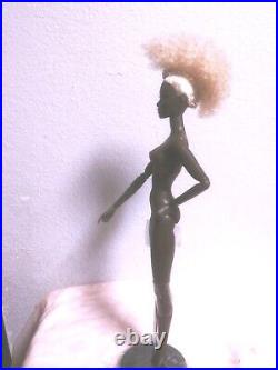 Fashion Royalty Divining Beauty Adele Makeda Nu Face Nude Doll & Stand Integrity