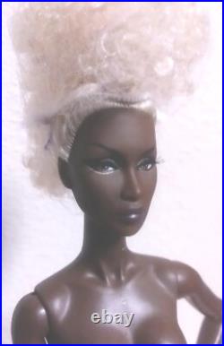 Fashion Royalty Divining Beauty Adele Makeda Nu Face Nude Doll Stand Nib