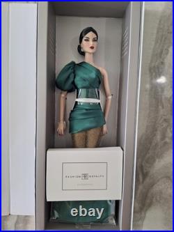 Fashion Royalty Doll Collection! Featuring Such A Gem Dania Zarr! 2019 Integrity