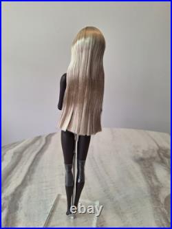 Fashion Royalty Doll Collection! Nuface Collection! Nude Holographic Novea! Fashion Royalty Doll Collection! Nuface Collection! Nude Holographic Novea!