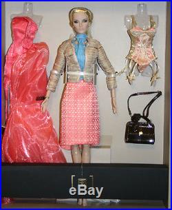 Fashion Royalty Key Pieces Elyse Jolie Dressed Doll Gift Set