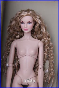 Fashion Royalty Lady In Red Erin Nude Doll Tropicalia Convention