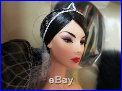 Fashion Royalty Nu Face Glam Addict Giselle dressed doll NRFB shipper