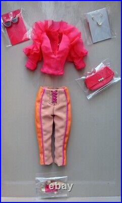 Fashion Royalty, Poppy Parker Nuface, Barbie Multi Outfit. Integrity. Mint