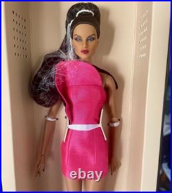 Fashion Royalty Vivid Paradise Tatyana-Integrity Toys 2019 Convention Doll NRFB Fashion Royalty Vivid Paradise Tatyana-Integrity Toys 2019 Convention Doll NRFB