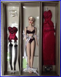 Head of Glamour Agnes Von Weiss Fashion Royalty Doll Dark Romance Gift Set 2010