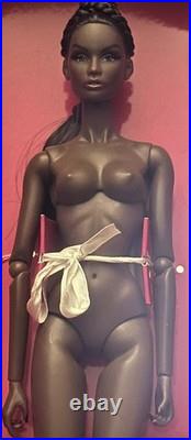 IT/Fashion Royalty Glorious Vanity Isabella Alves NUDE DOLL (Read Description)