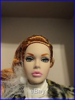 Integrity Poppy Traveling Incognito 2015 Cinematic Sales Room Doll No COA