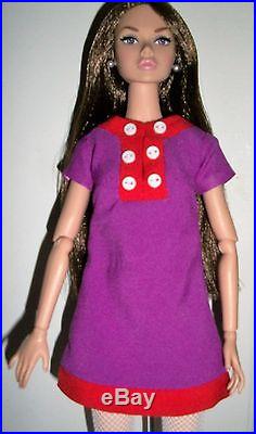 Integrity Toys Fashion Royalty Jet Set In The Air Poppy Parker dressed doll