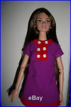 Integrity Toys Fashion Royalty Jet Set In The Air Poppy Parker dressed doll