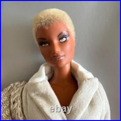 Integrity Toys Fashion royalty Short Hair doll