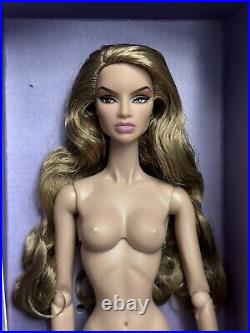 Integrity Toys Legendary Style Lab Natalia Fatale Fashion Royalty