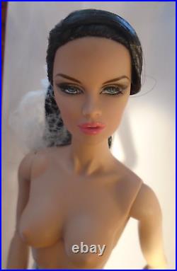 Integrity! Vanessa Perrin Fashion Explorer Fashion Royalty Doll! MINTY! GORGEOUS