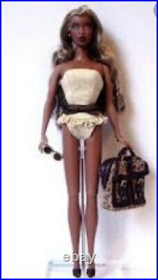Integrity toys fashion royalty close-up doll Adele Makeda Bnib