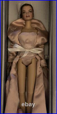 Integrity toys fashion royalty doll evening chillveronique close-up doll bnib