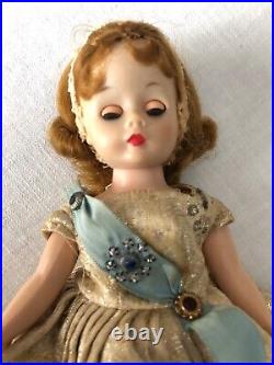 MADAME ALEXANDER vintage 1950 10 CISSETTE QUEEN #765 With crown plus 3 dresses