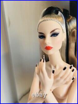 MINT NUDE GISELLE PARIS RUNWAY Fashion Royalty NuFACE Toys DOLL Signed BOX