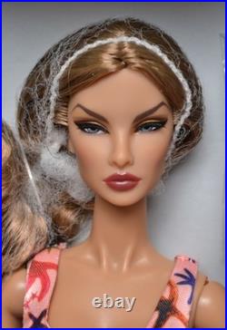 NATALIA FATALE BOMBSHELL BEACH 12.5 DRESSED DOLL ACTUAL DOLL Fashion Royalty