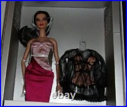NEW Integrity W Club Exclusive Natalia Fatale Enamorada Dressed Doll & Gift Set