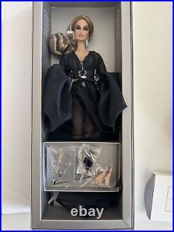 New Integrity Toys Fashion Royalty Dusk In Bloom Luchia Zadra Close-Up Doll NRFB