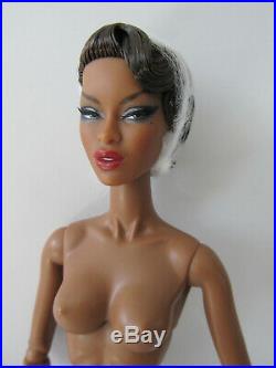 Nude Fashion Royalty Exquise Adele Makeda La Femme With Stand Hands & Coa