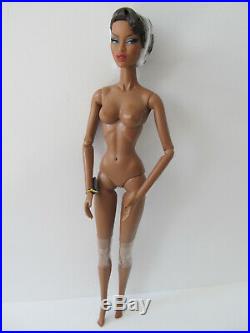 Nude Fashion Royalty Exquise Adele Makeda La Femme With Stand Hands & Coa