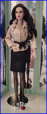 REGAL ESTATE Agnes Von Weiss FASHION ROYALTY Dressed Doll