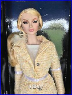 Spring Kissed 16 Dressed Doll AG W Club Exclusive Upgrade Doll