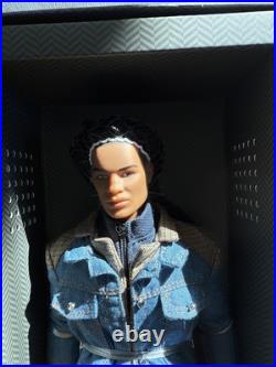Studio Sessions Darius Reid NRFB Integrity Toys Monarchs Homme Status Symbol