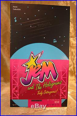 Techrat Jem & The Holograms Dressed Doll NRFB 2014 Homme W Club Exclusive