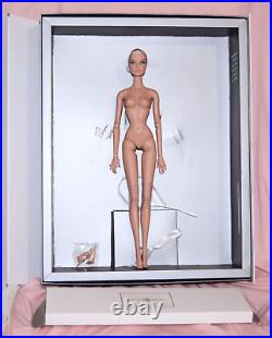 Vanessa Perrin Graceful Reign Fashion Royalty Nude Doll Long Nails & Hands & Box Vanessa Perrin Graceful Reign Fashion Royalty Nude Doll Long Nails & Hands & Box
